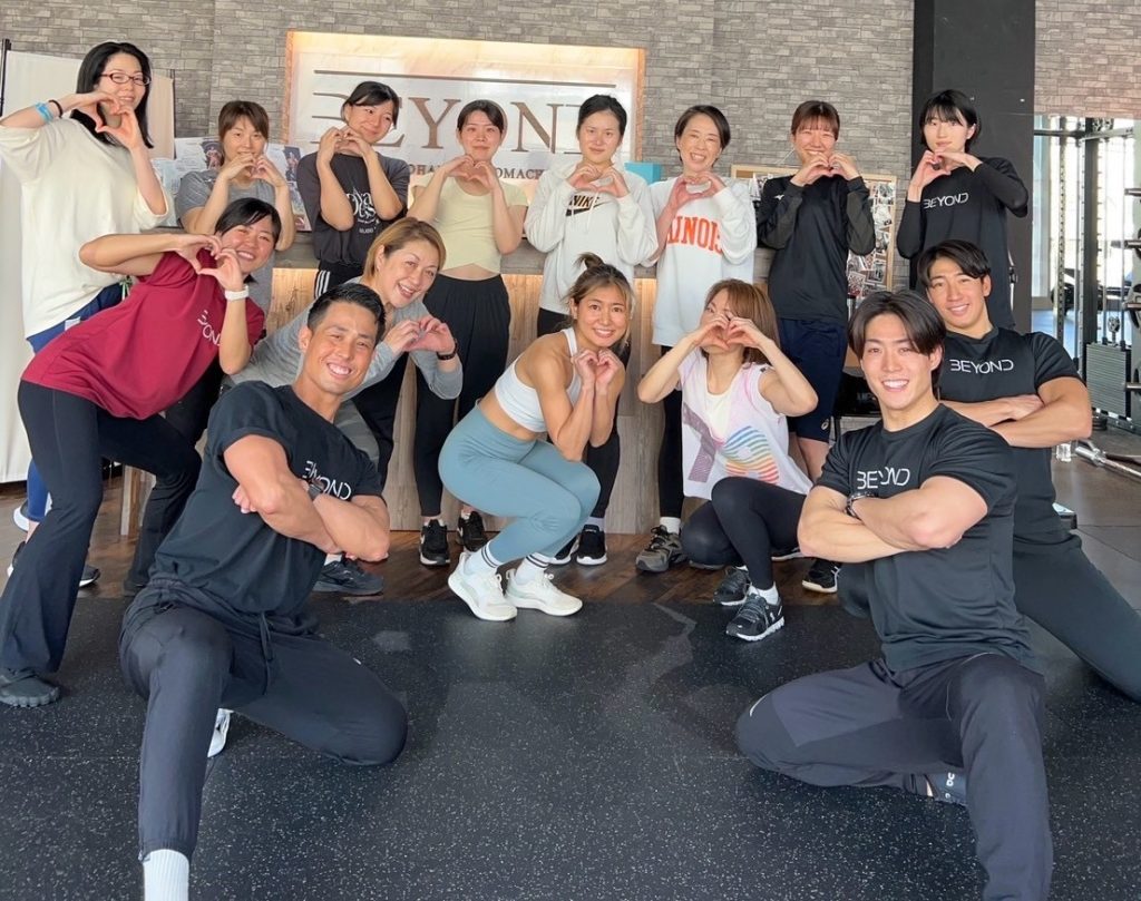 お客様とトレーナー集合写真