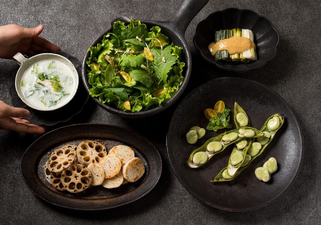 スープとサラダのイメージ画像